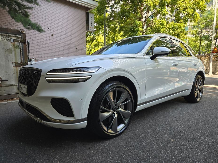 Genesis GV70 2025