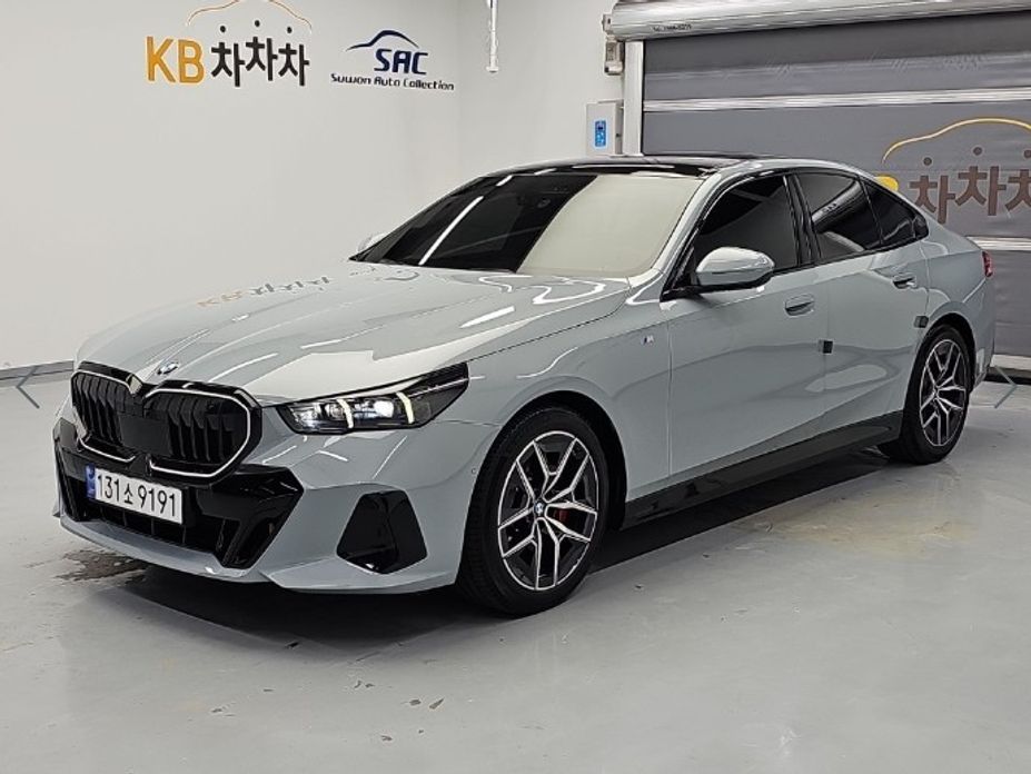 BMW 5-Series 2024