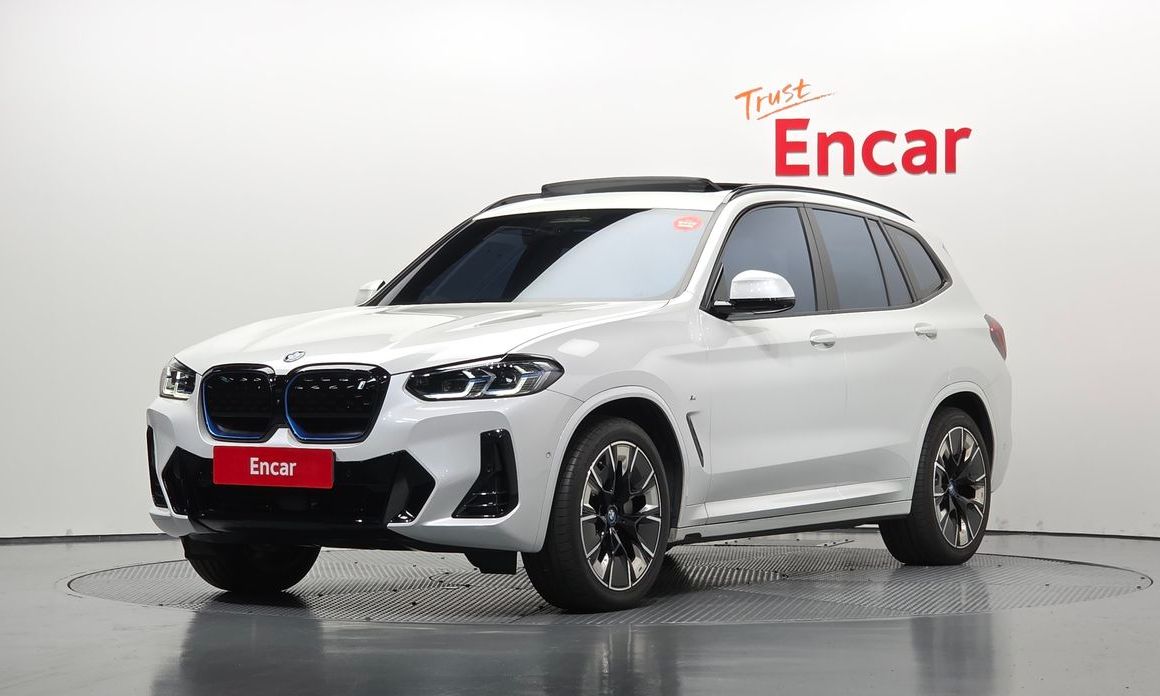 BMW iX3 2024