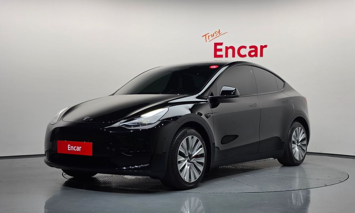 Tesla Model Y 2024