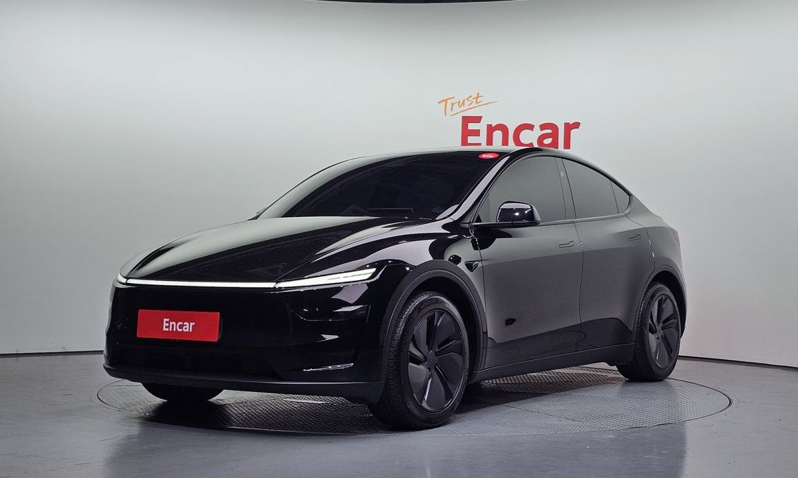 Tesla Model Y 2025