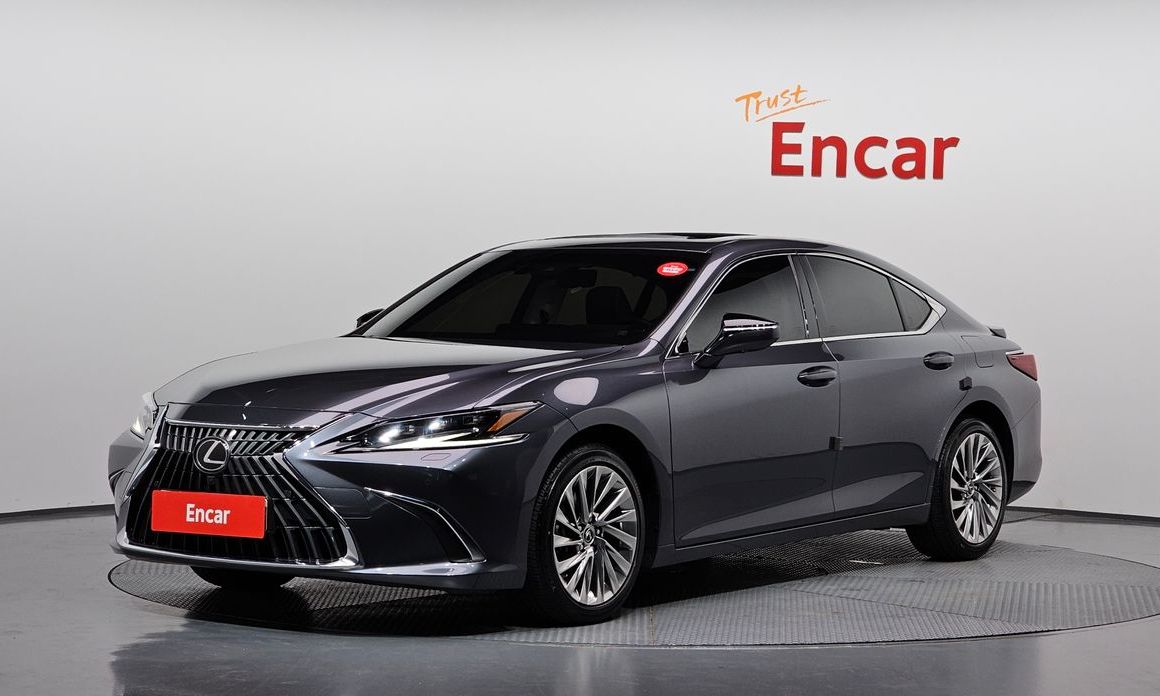Lexus ES 2025
