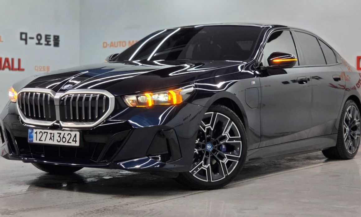 BMW 5-Series 2025