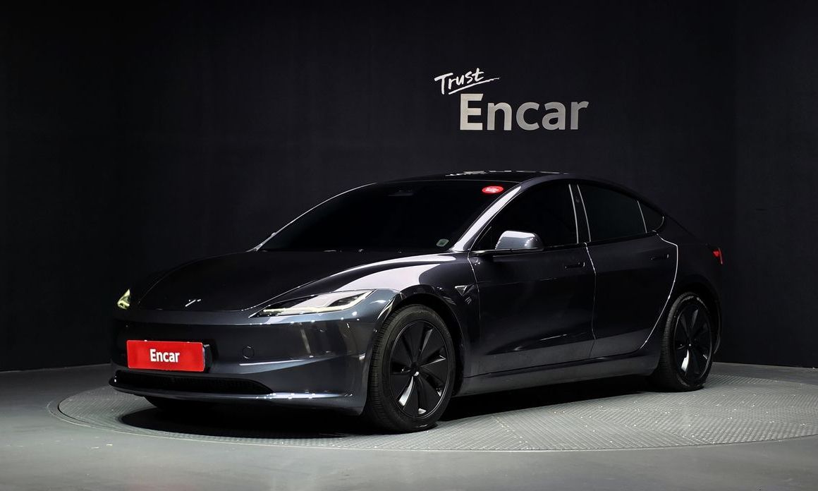 Tesla Model 3 2024