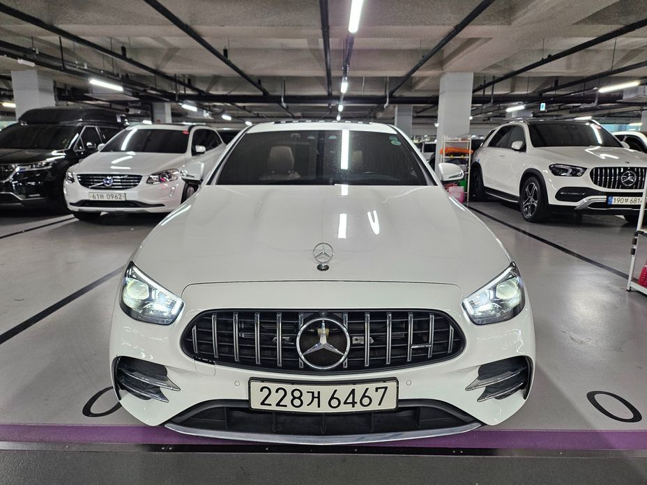 Mercedes-Benz E-Class 2023