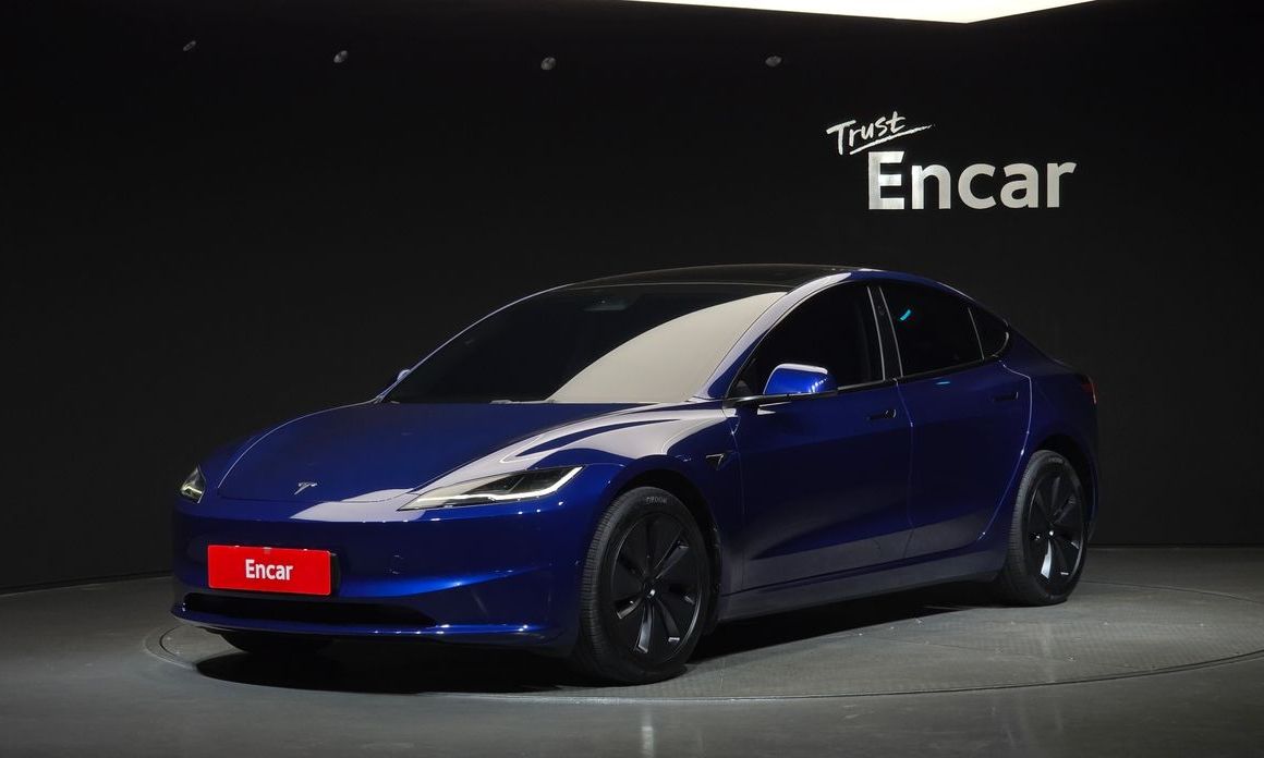 Tesla Model 3 2024