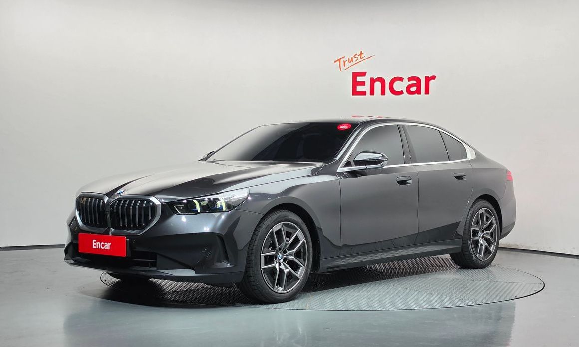 BMW 5-Series 2025