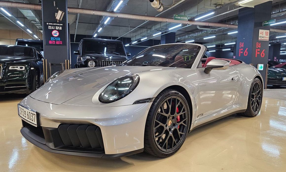 Porsche 911 2025
