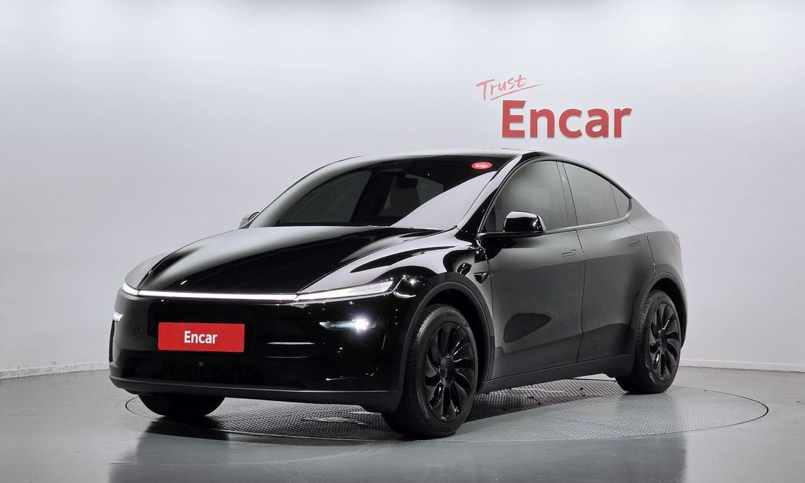 Tesla Model Y 2025