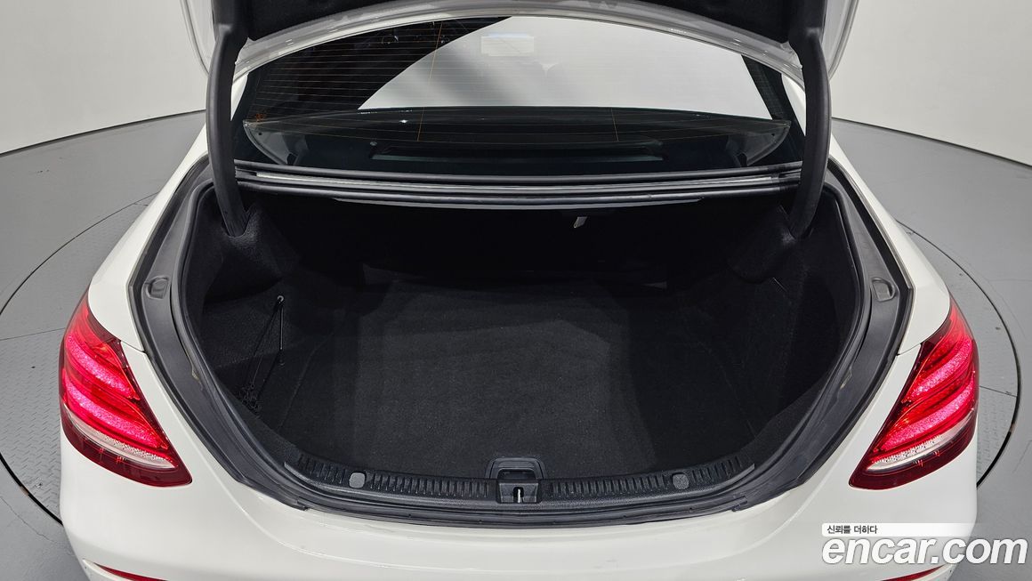 Mercedes-Benz E-Class 2018