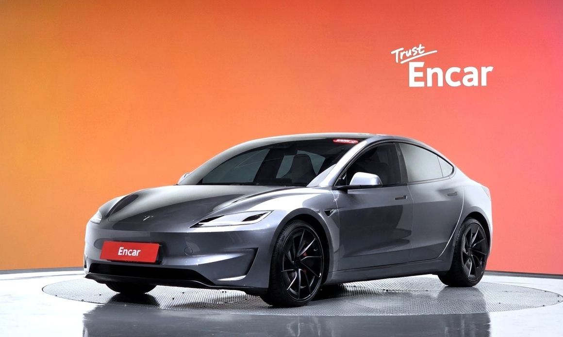 Tesla Model 3 2024