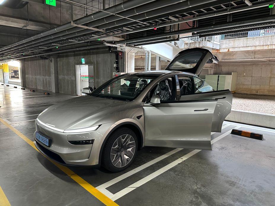 Tesla Model Y 2026