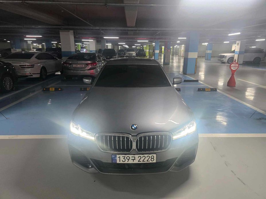 BMW 5-Series 2023