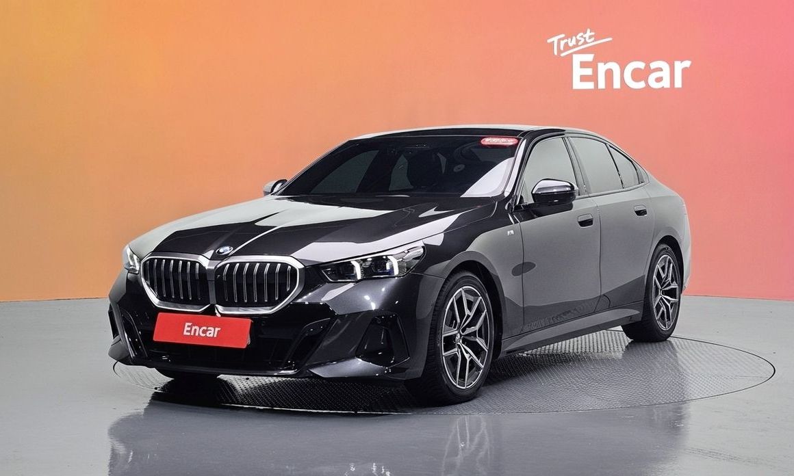 BMW 5-Series 2024