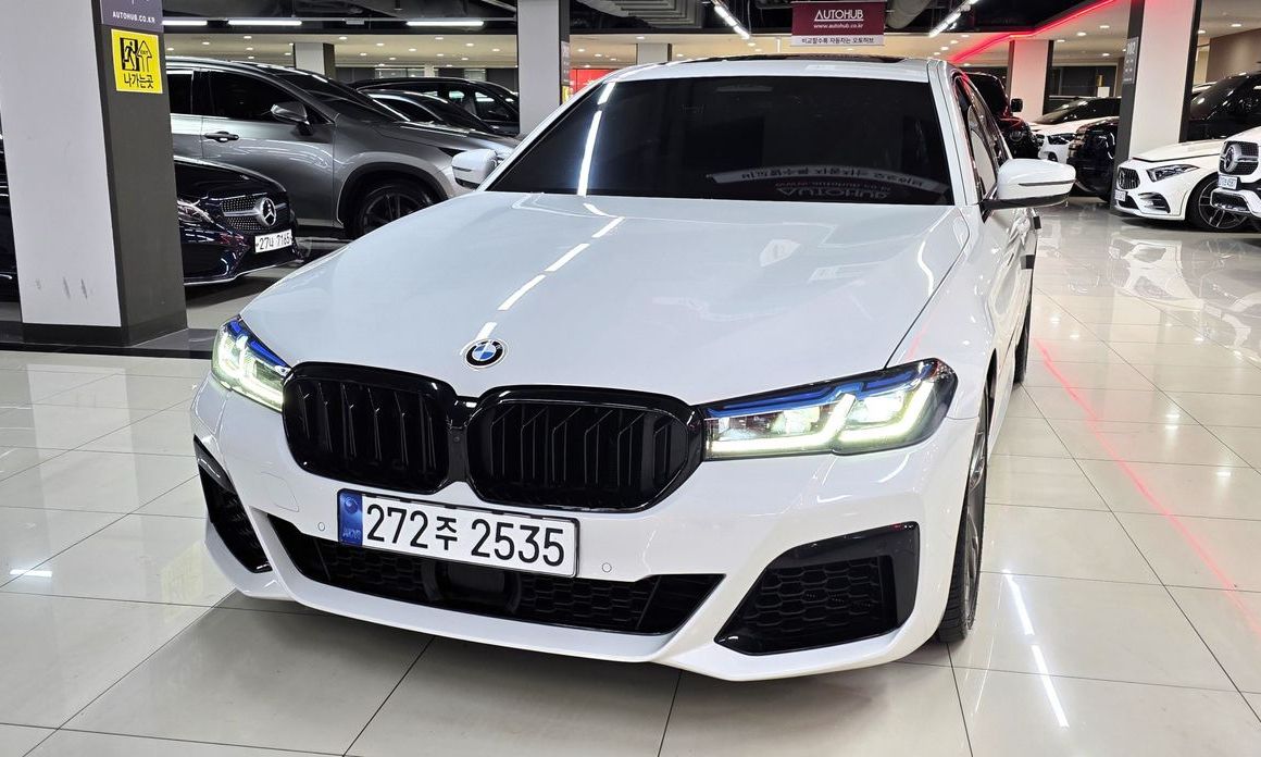 BMW 5-Series 2023