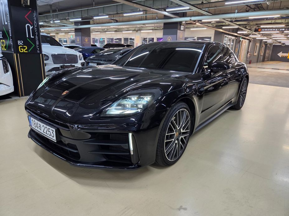 Porsche Panamera 2025