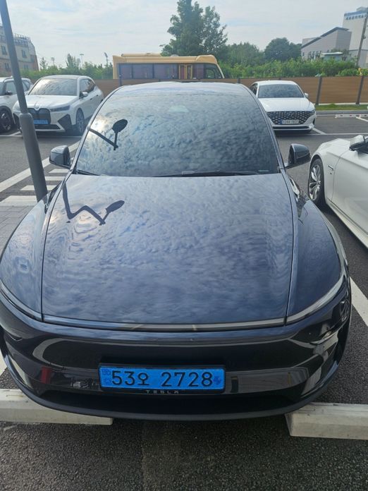 Tesla Model Y 2026