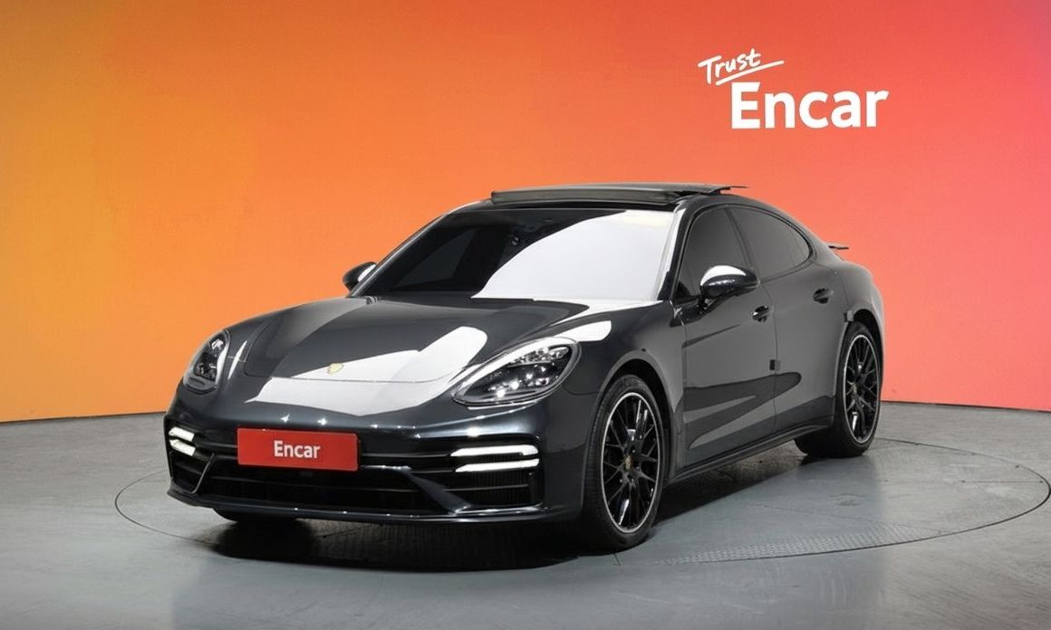 Porsche Panamera 2021