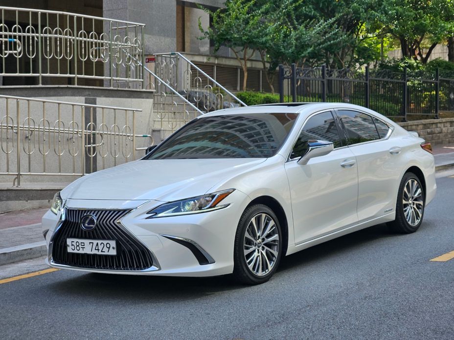 Lexus ES 2019