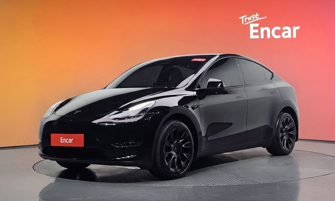 Tesla Model Y 2024