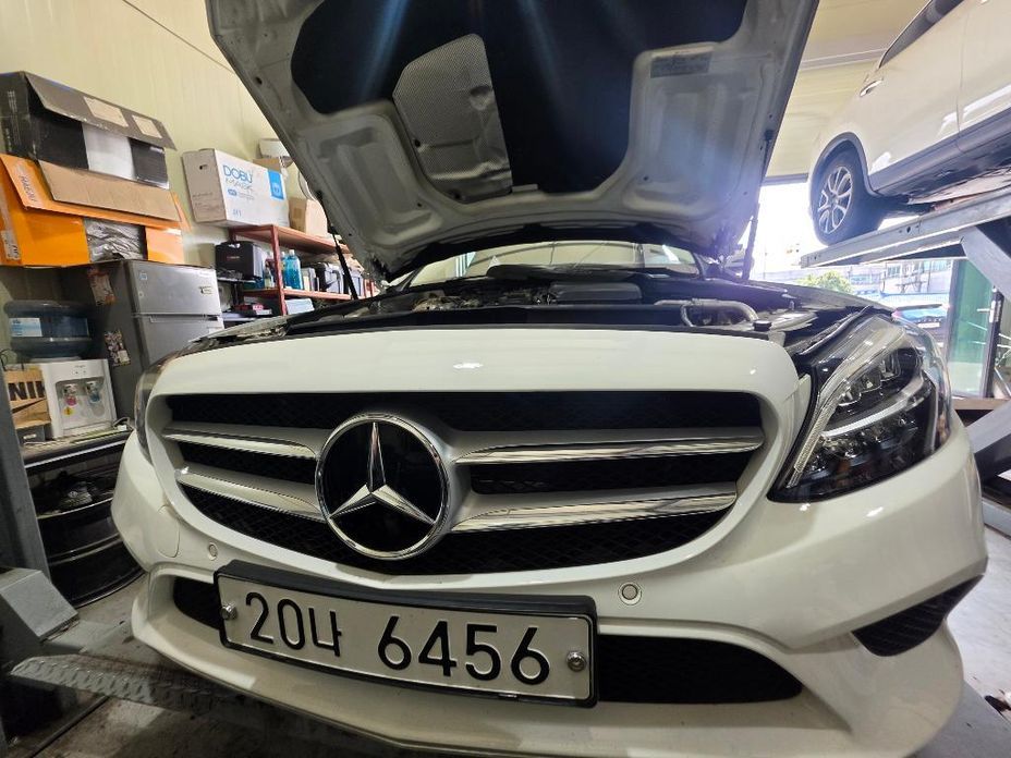 Mercedes-Benz C-Class 2019