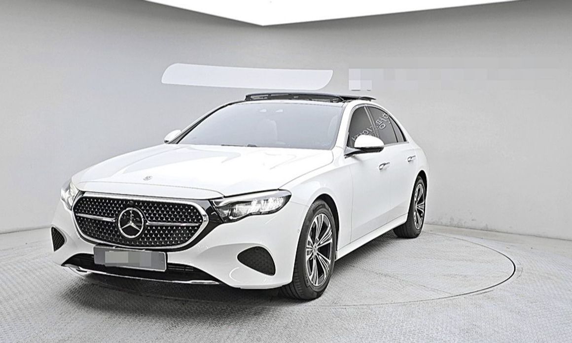 Mercedes-Benz E-Class 2024