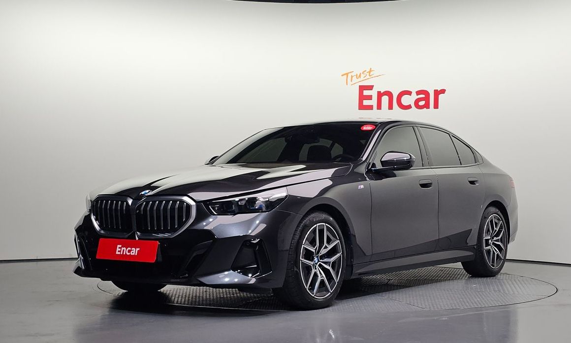 BMW 5-Series 2024