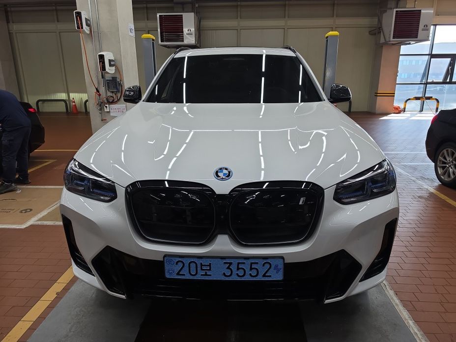 BMW iX3 2024