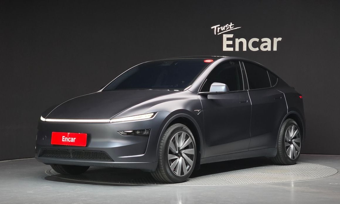 Tesla Model Y 2025