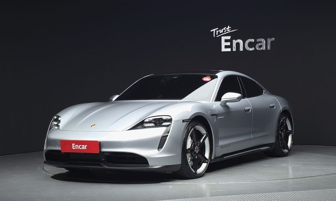 Porsche Taycan 2021