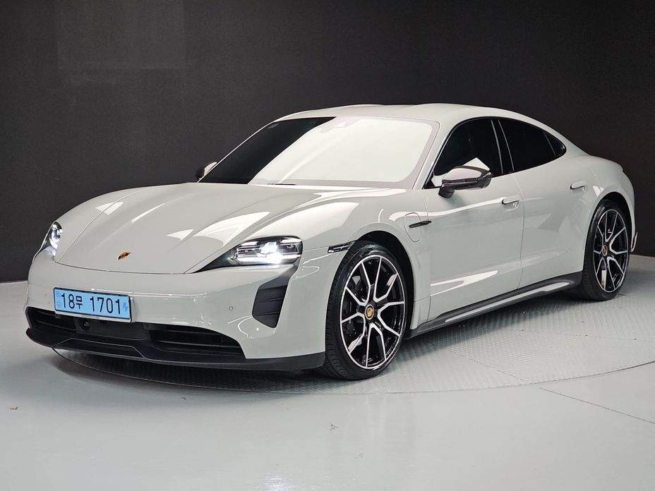 Porsche Taycan 2023