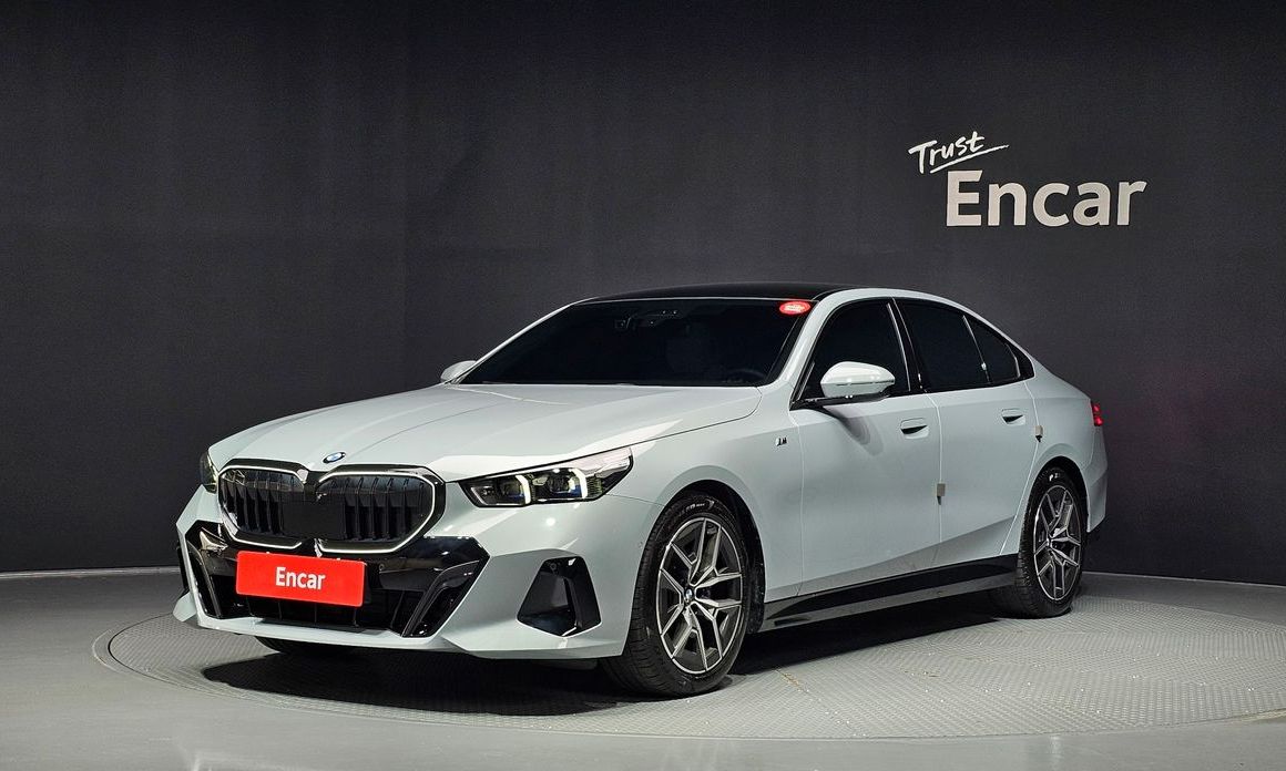 BMW 5-Series 2025