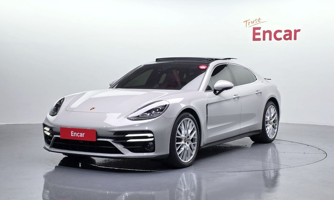 Porsche Panamera 2023