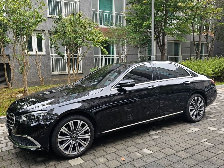 Mercedes-Benz E-Class 2023