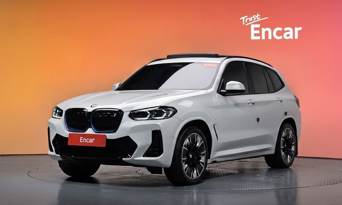 BMW iX3 2024