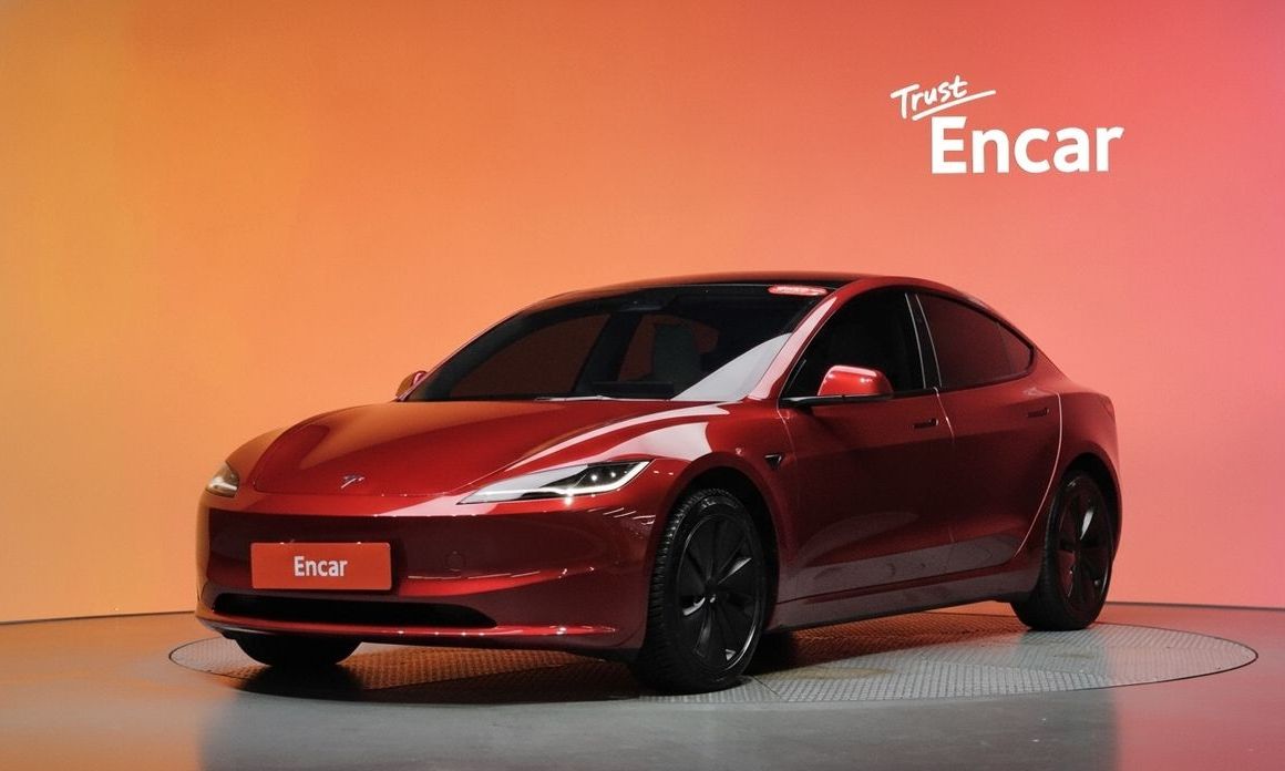 Tesla Model 3 2024