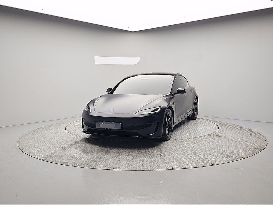 Tesla Model 3 2024