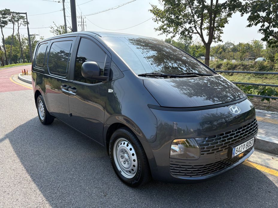 Hyundai Staria 2025