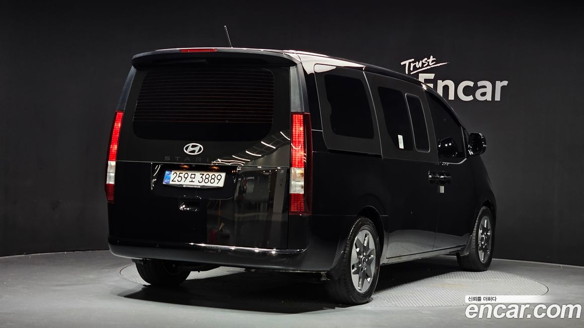 Hyundai Staria 2025