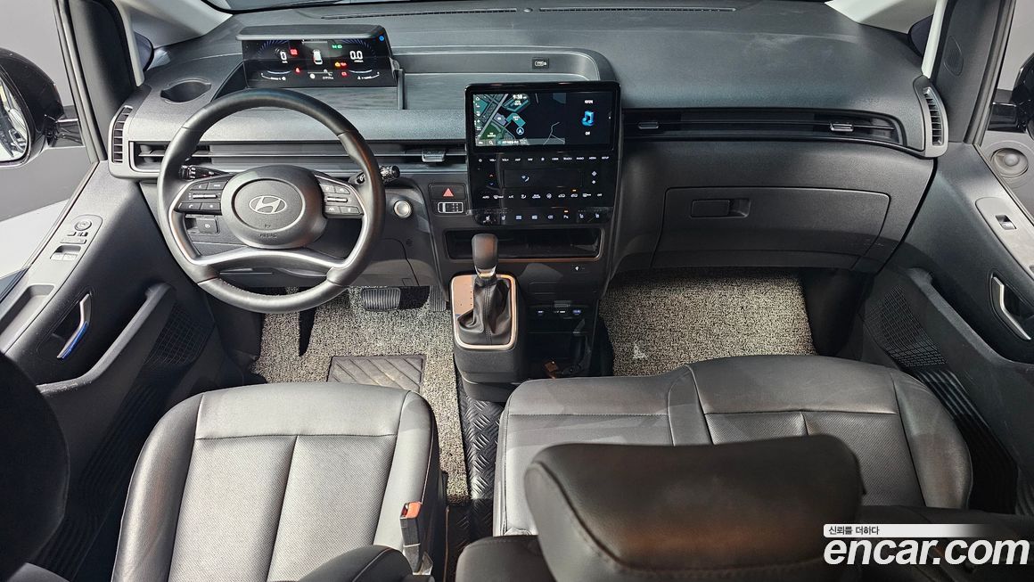 Hyundai Staria 2025