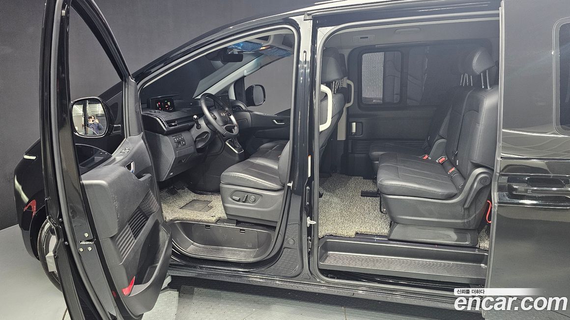 Hyundai Staria 2025