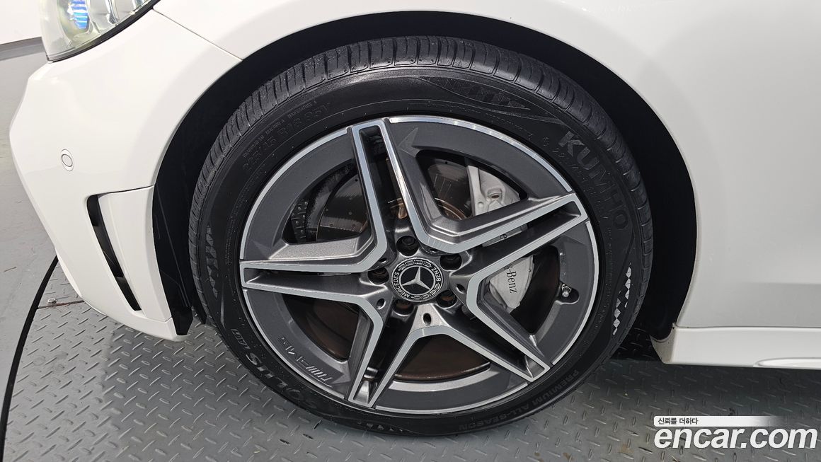 Mercedes-Benz C-Class 2020