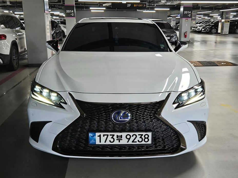 Lexus ES 2022