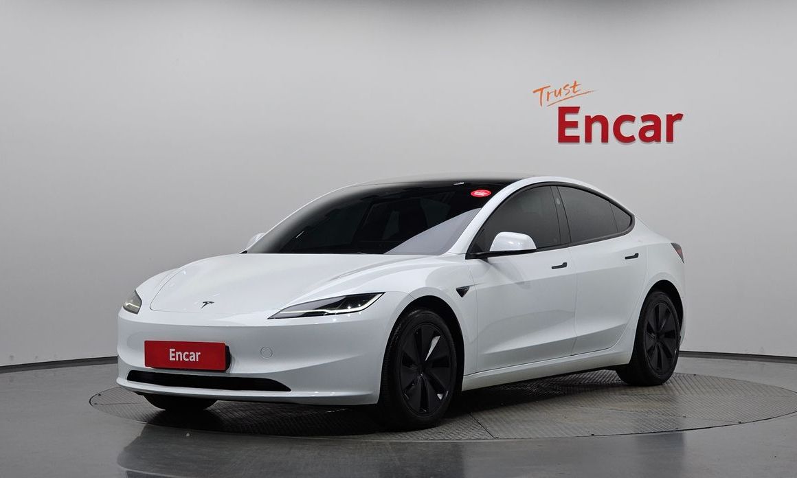 Tesla Model 3 2024