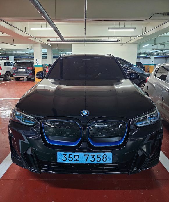 BMW iX3 2024