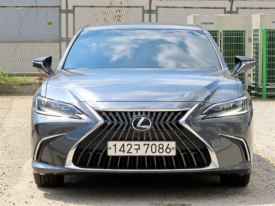 Lexus ES 2023
