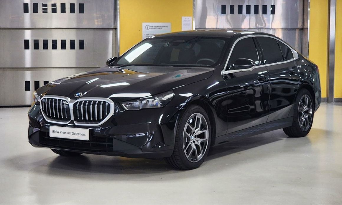 BMW 5-Series 2025