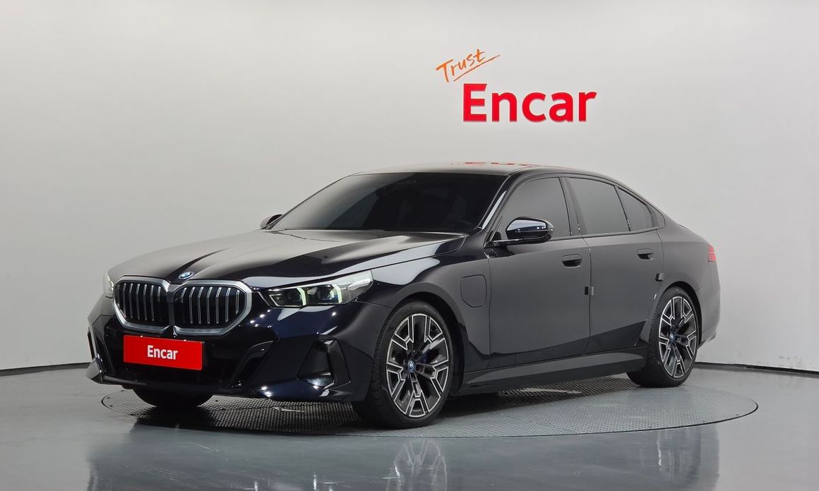 BMW 5-Series 2025