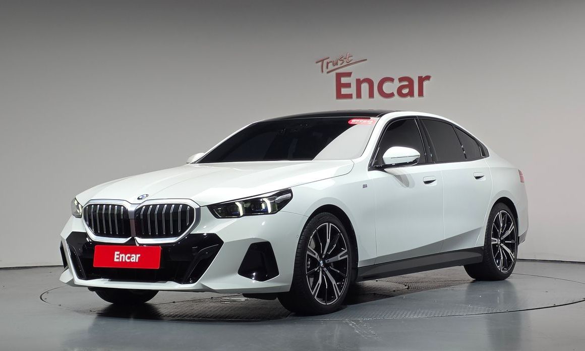 BMW 5-Series 2024