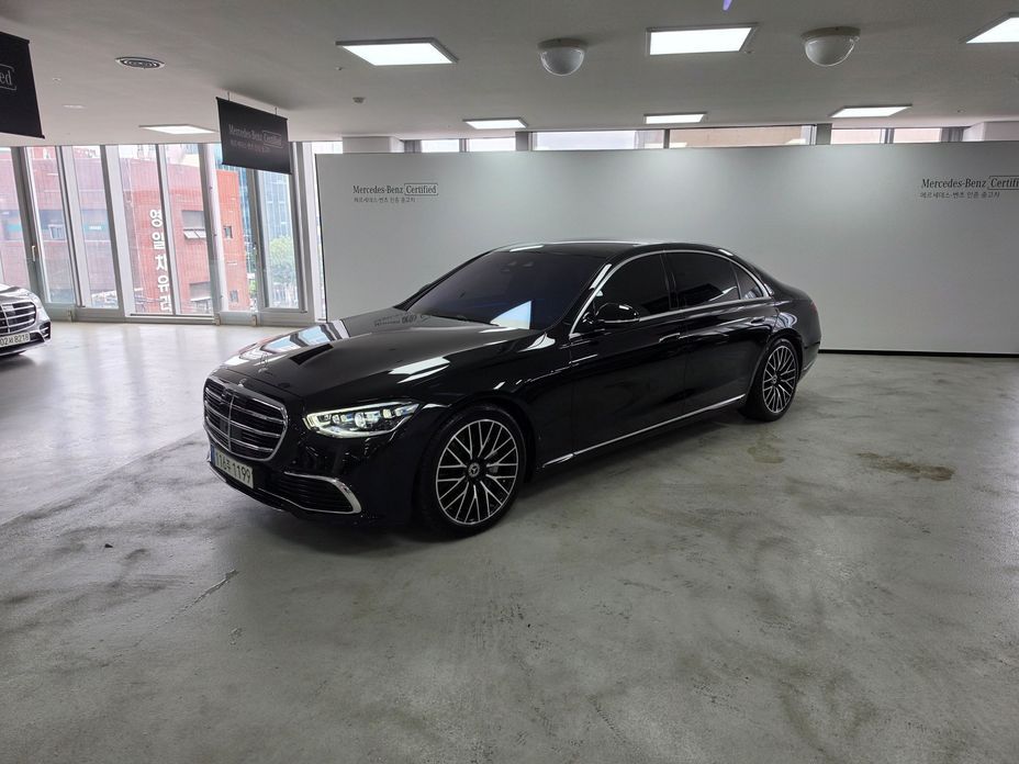Mercedes-Benz S-Class 2023